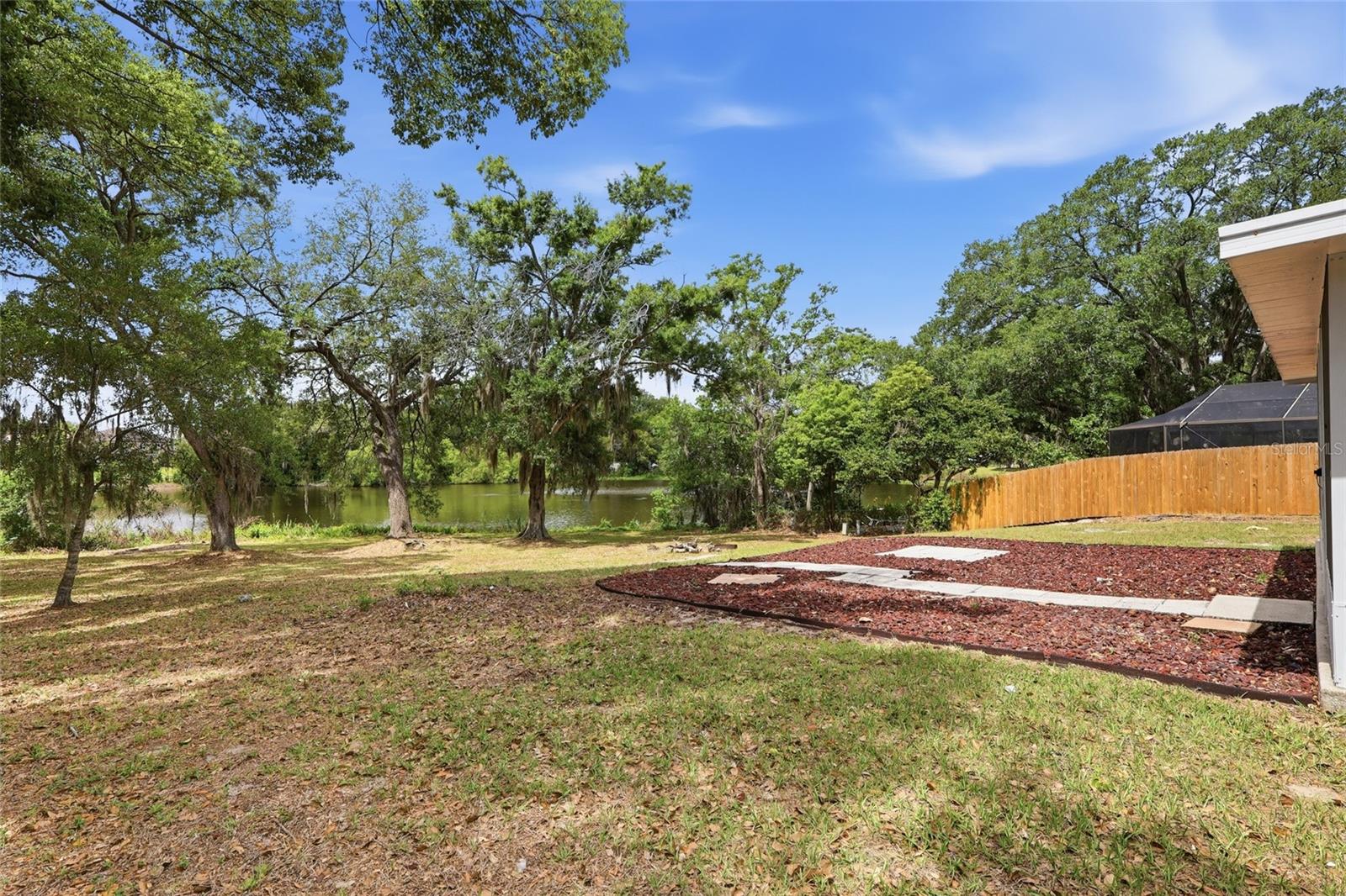 Image 26 of 37 For 1114 Estatewood Drive