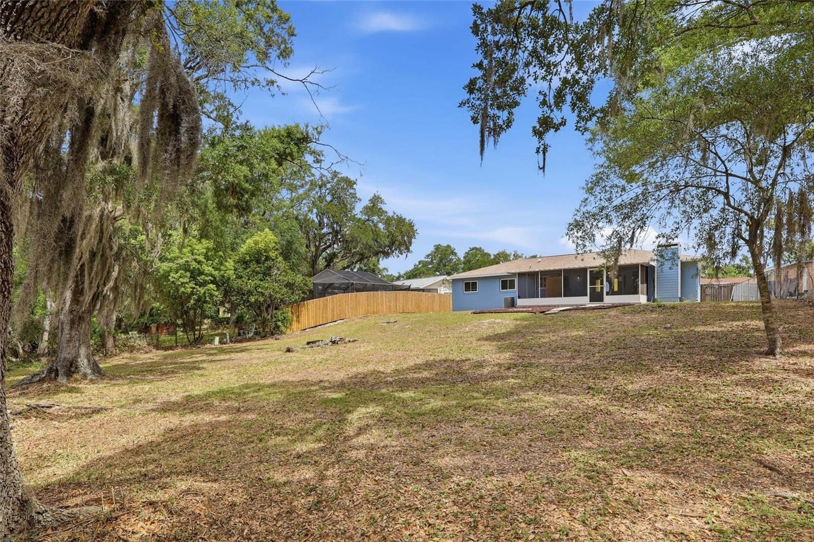 Image 28 of 37 For 1114 Estatewood Drive