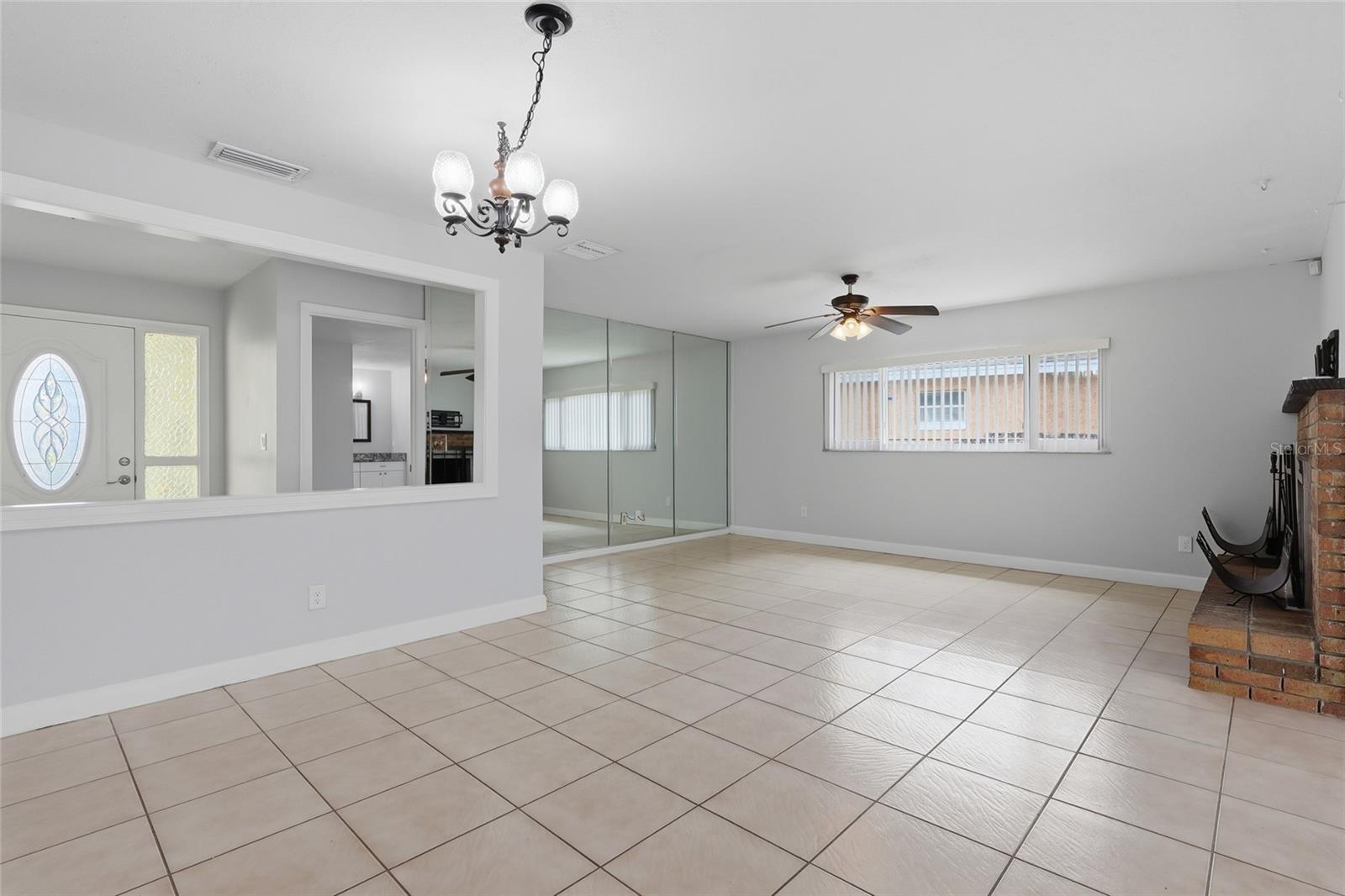Image 6 of 37 For 1114 Estatewood Drive