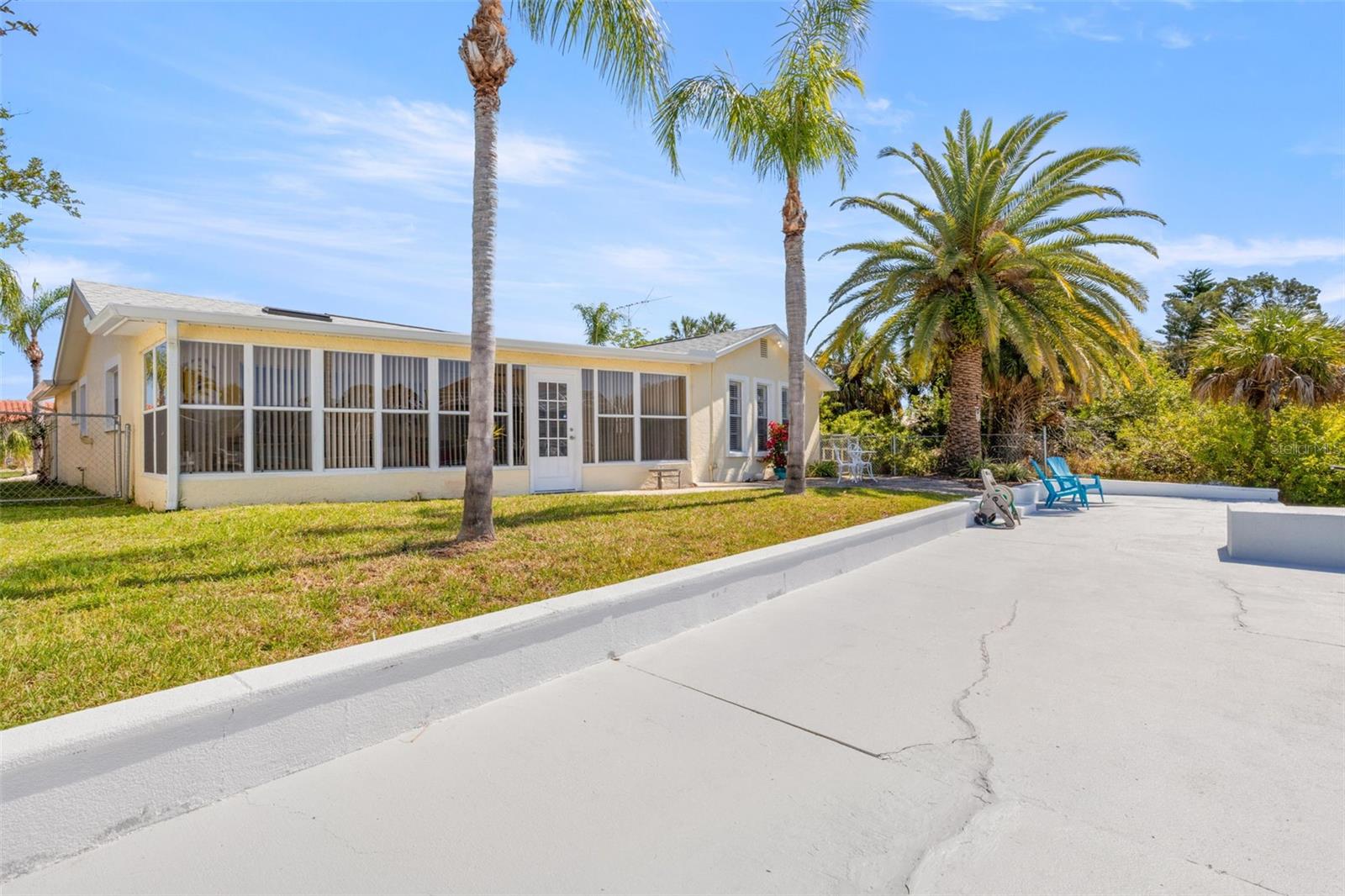 Image 32 of 48 For 7418 Islander Lane