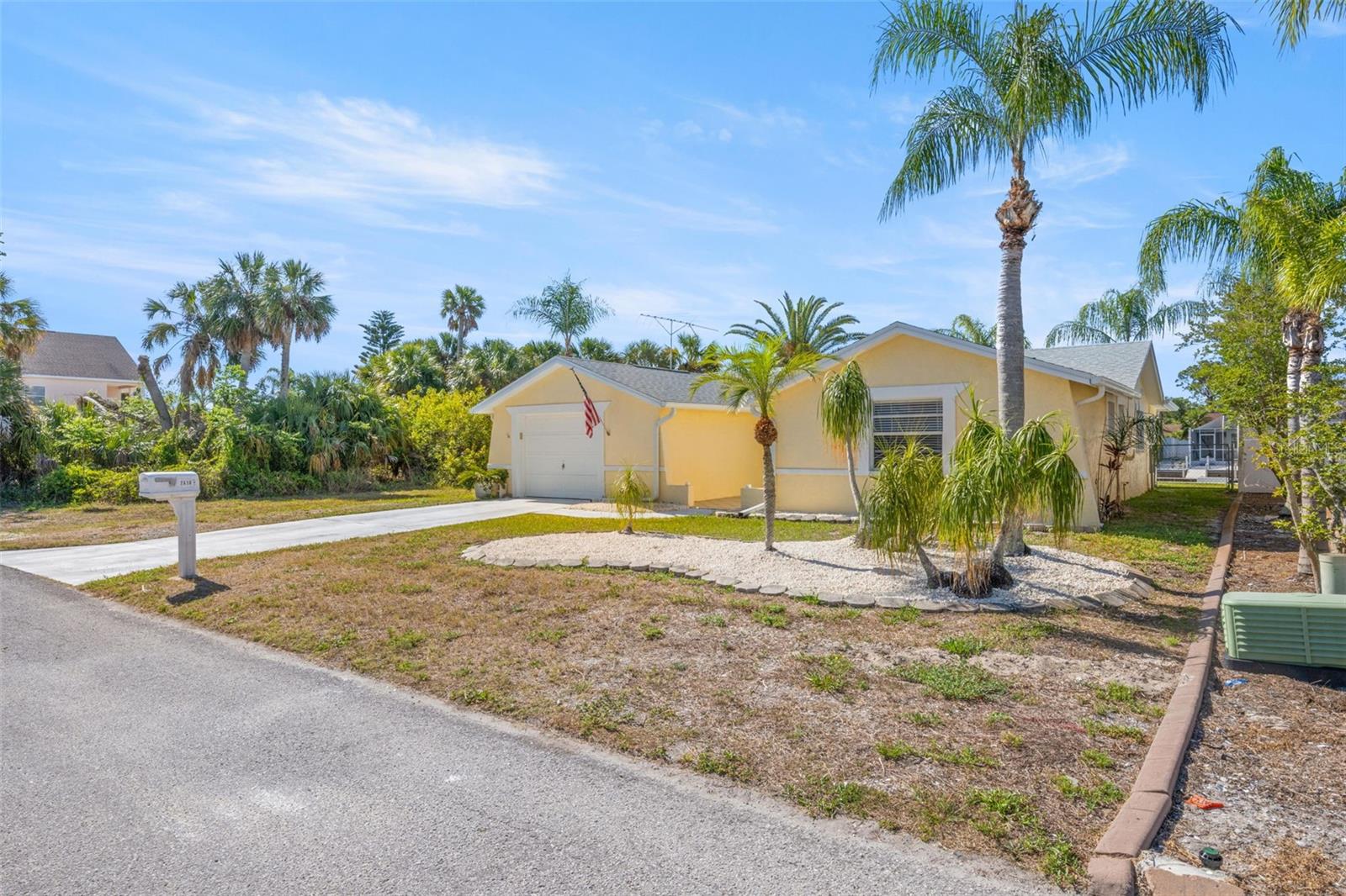Image 37 of 48 For 7418 Islander Lane