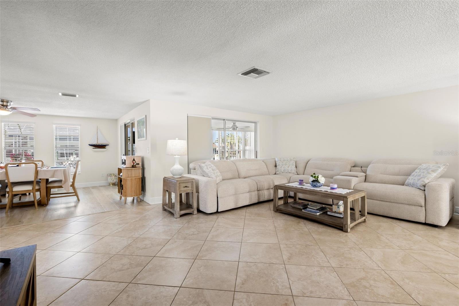 Image 4 of 48 For 7418 Islander Lane