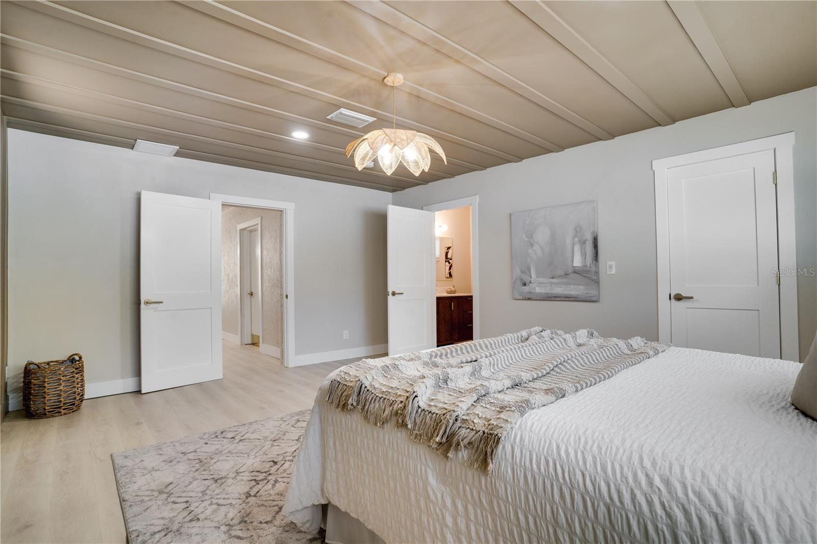 Image 17 of 36 For 4545 25th Avenue N