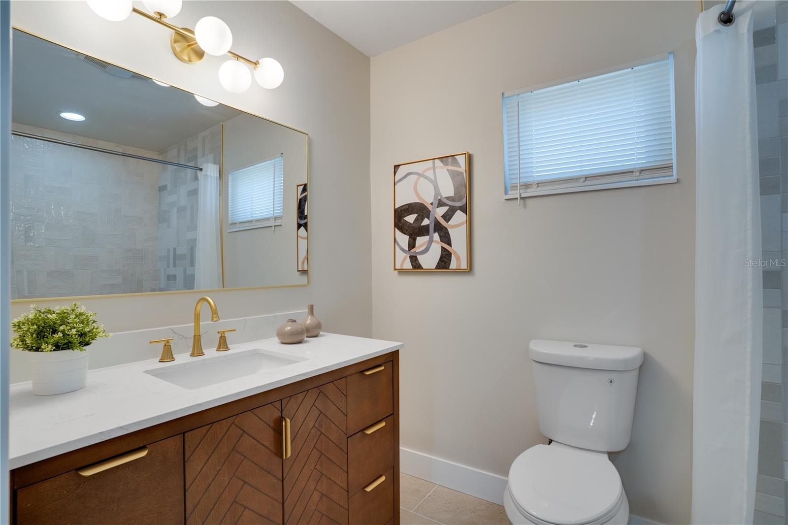 Image 18 of 36 For 4545 25th Avenue N