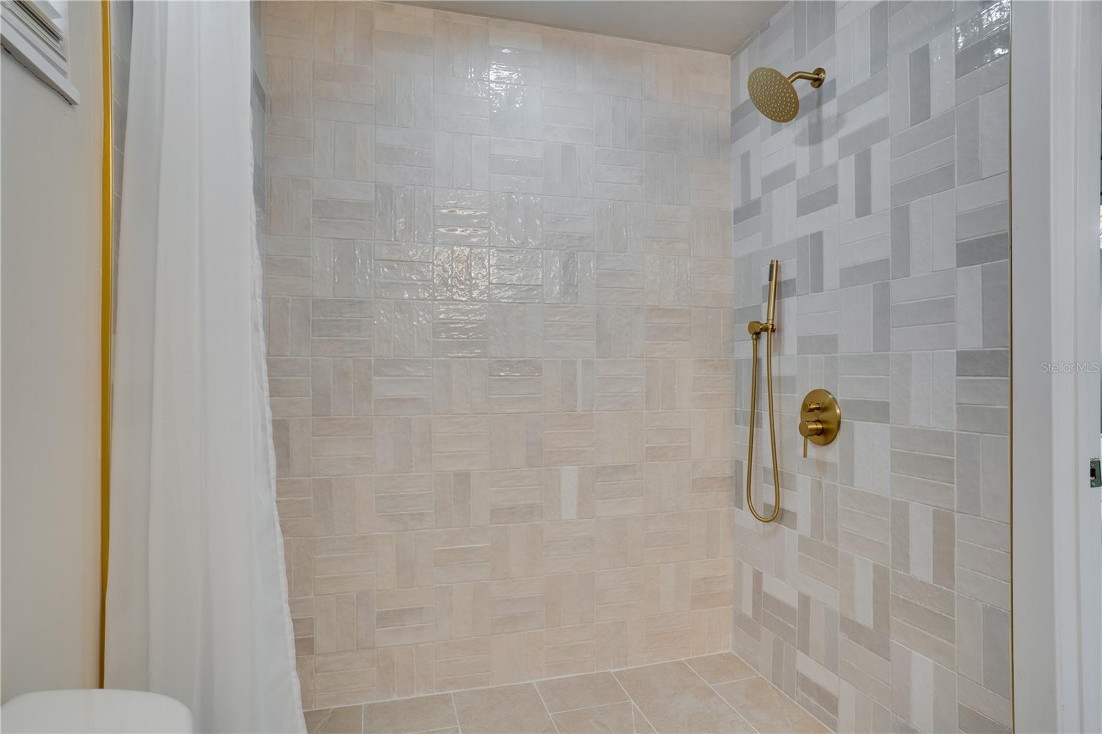 Image 19 of 36 For 4545 25th Avenue N