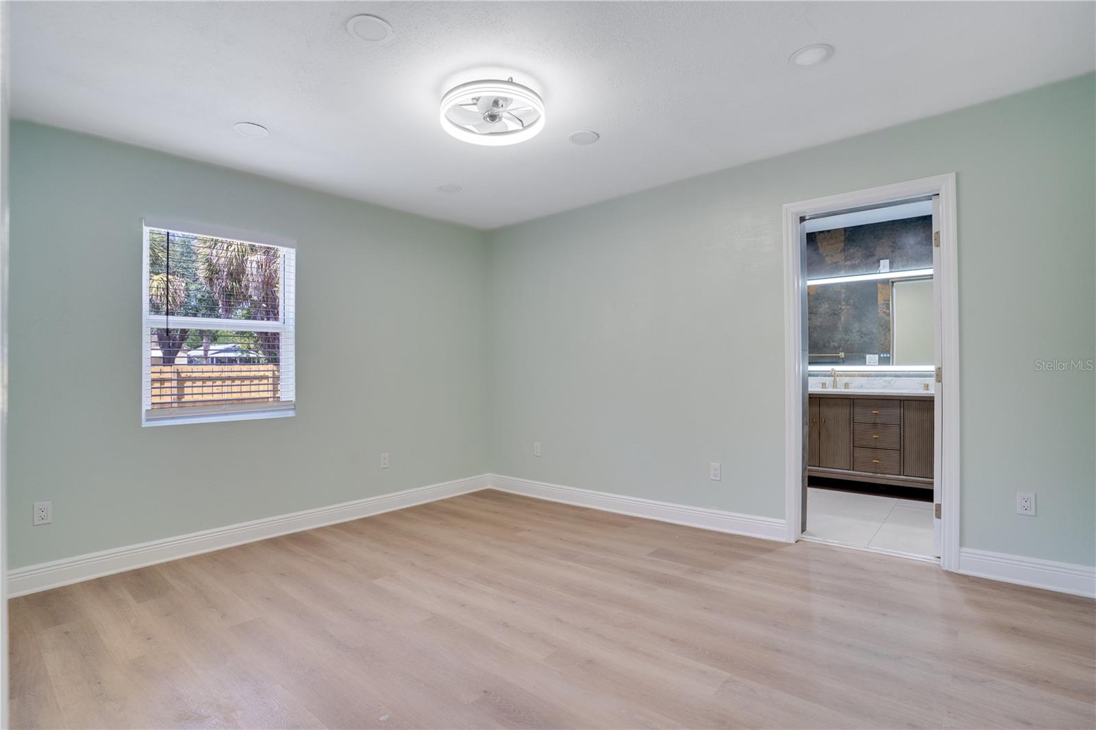 Image 15 of 28 For 4029 13th Avenue S