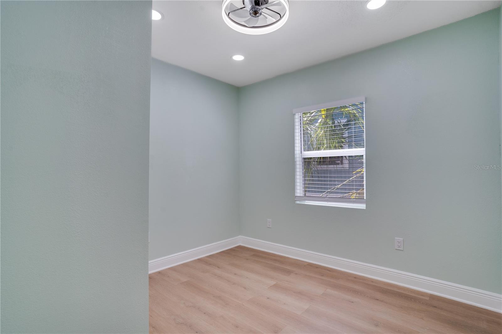 Image 18 of 28 For 4029 13th Avenue S