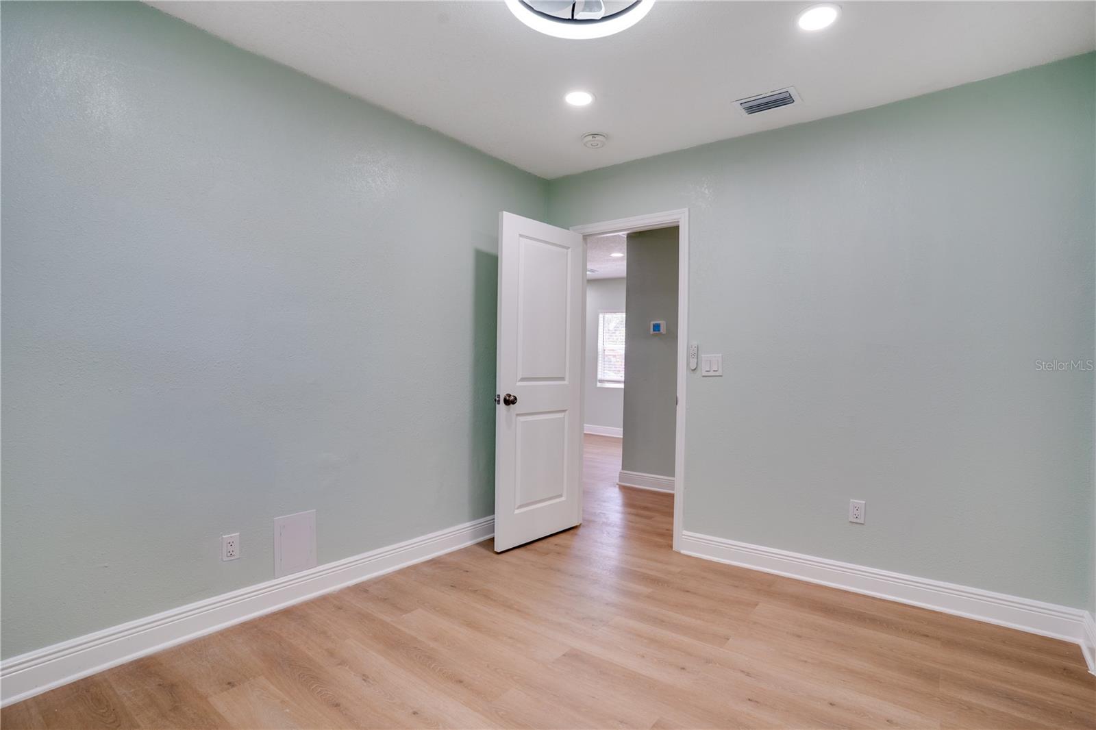 Image 21 of 28 For 4029 13th Avenue S