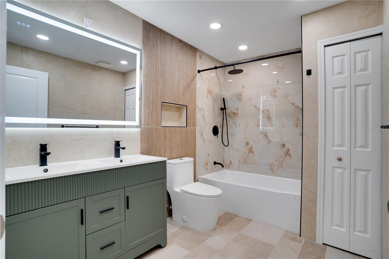 Image 22 of 28 For 4029 13th Avenue S