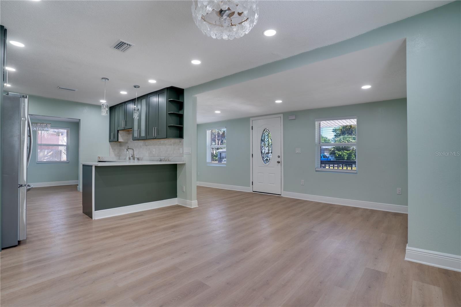 Image 7 of 28 For 4029 13th Avenue S