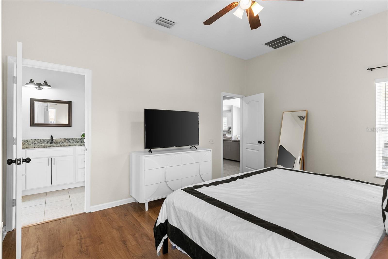 Image 21 of 56 For 7619 Crescent Palm Drive