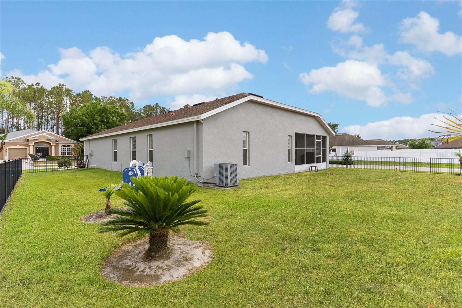 Image 32 of 56 For 7619 Crescent Palm Drive