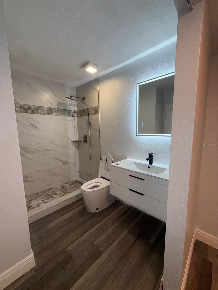 Image 12 of 56 For 9481 Highland Oak Drive 1611