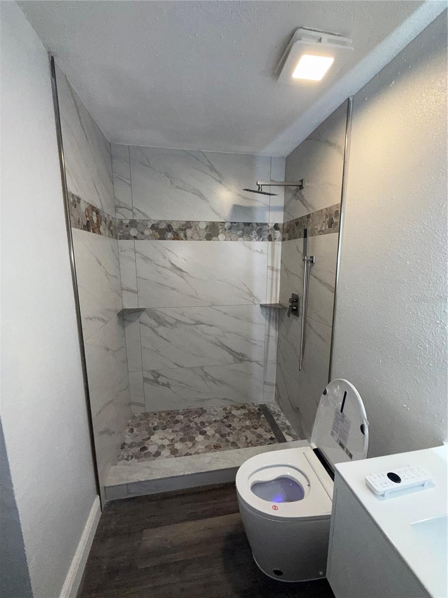 Image 14 of 56 For 9481 Highland Oak Drive 1611