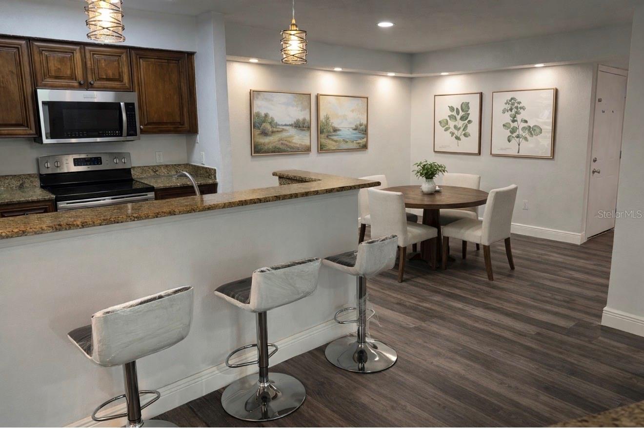 Image 22 of 56 For 9481 Highland Oak Drive 1611
