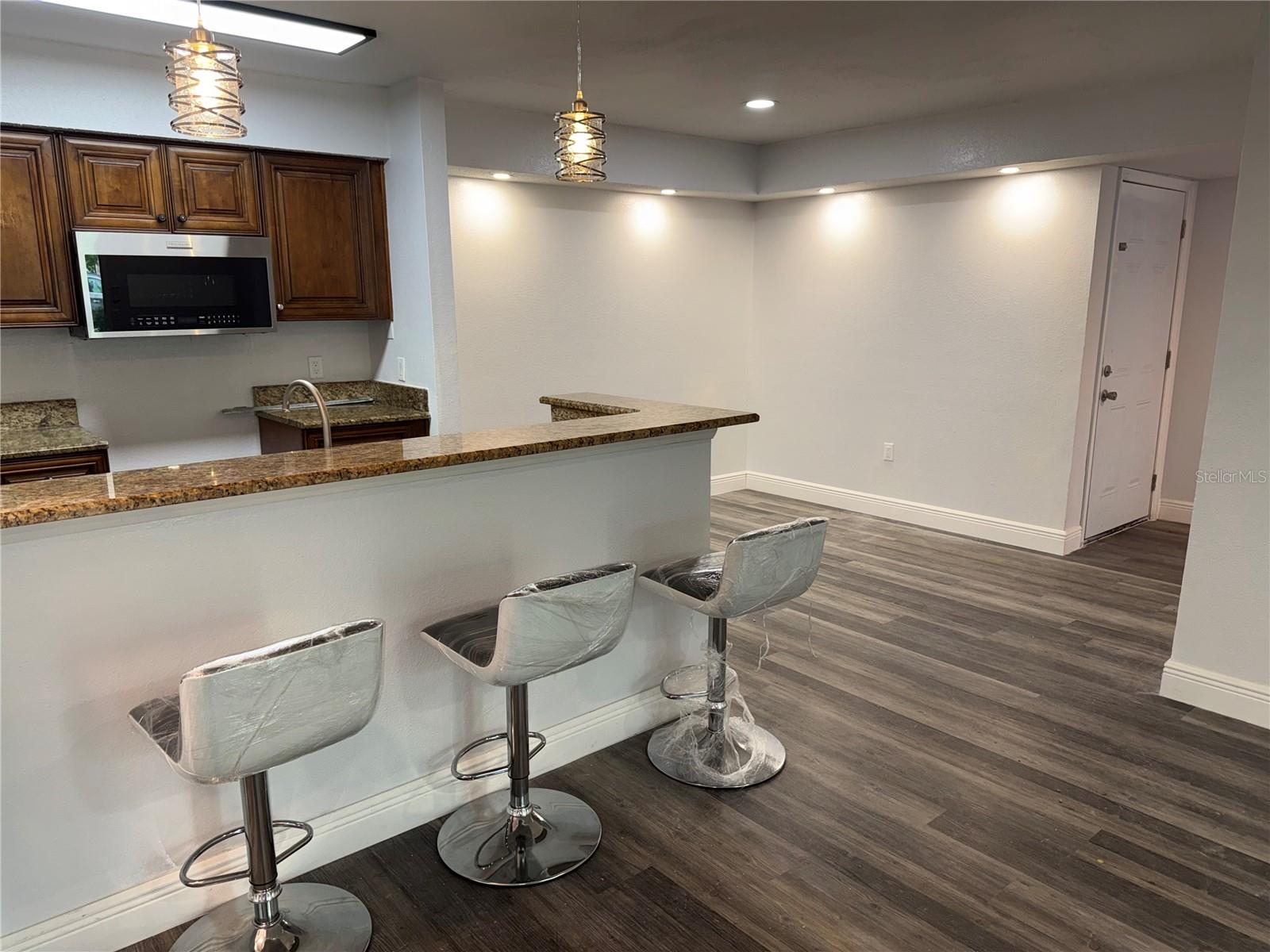 Image 23 of 56 For 9481 Highland Oak Drive 1611