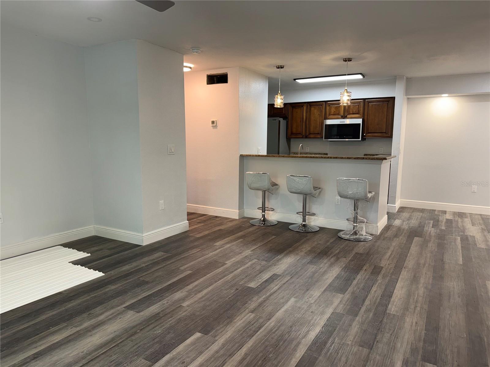 Image 25 of 56 For 9481 Highland Oak Drive 1611