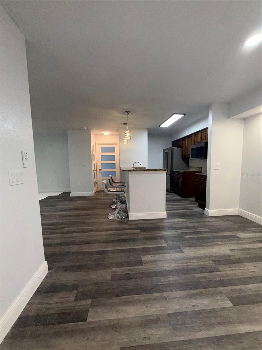 Image 26 of 56 For 9481 Highland Oak Drive 1611