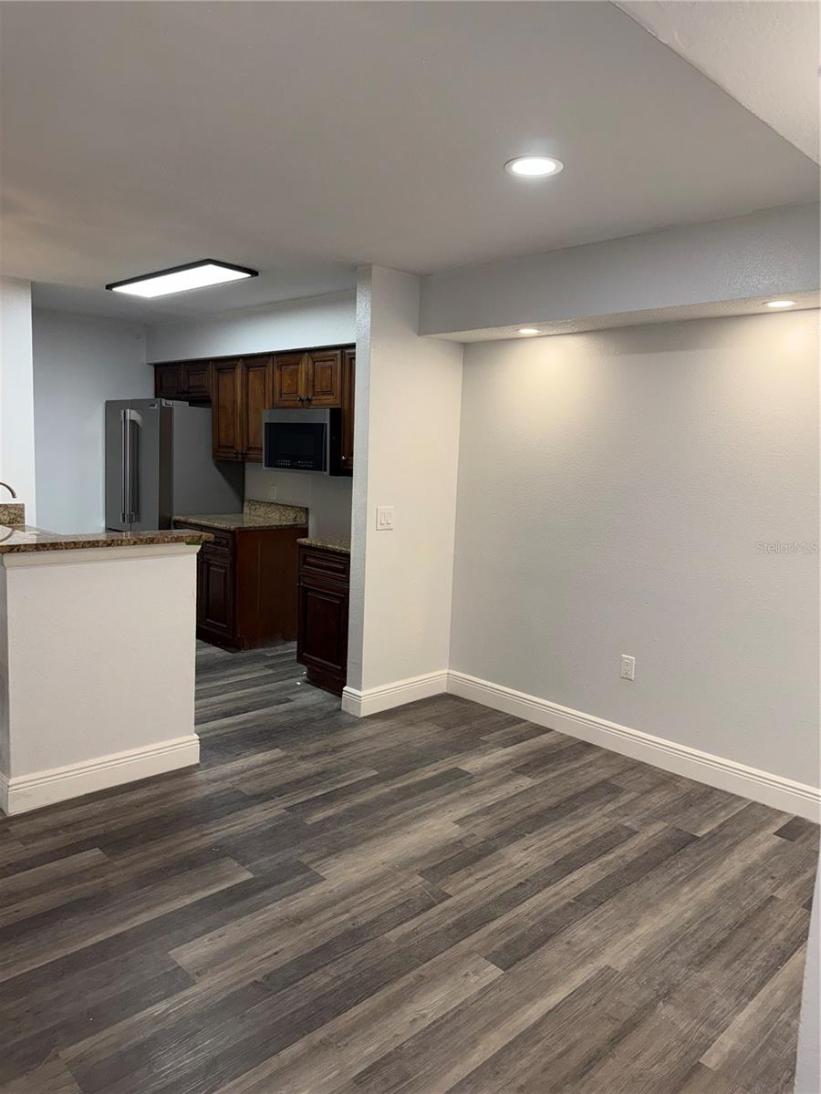 Image 28 of 56 For 9481 Highland Oak Drive 1611