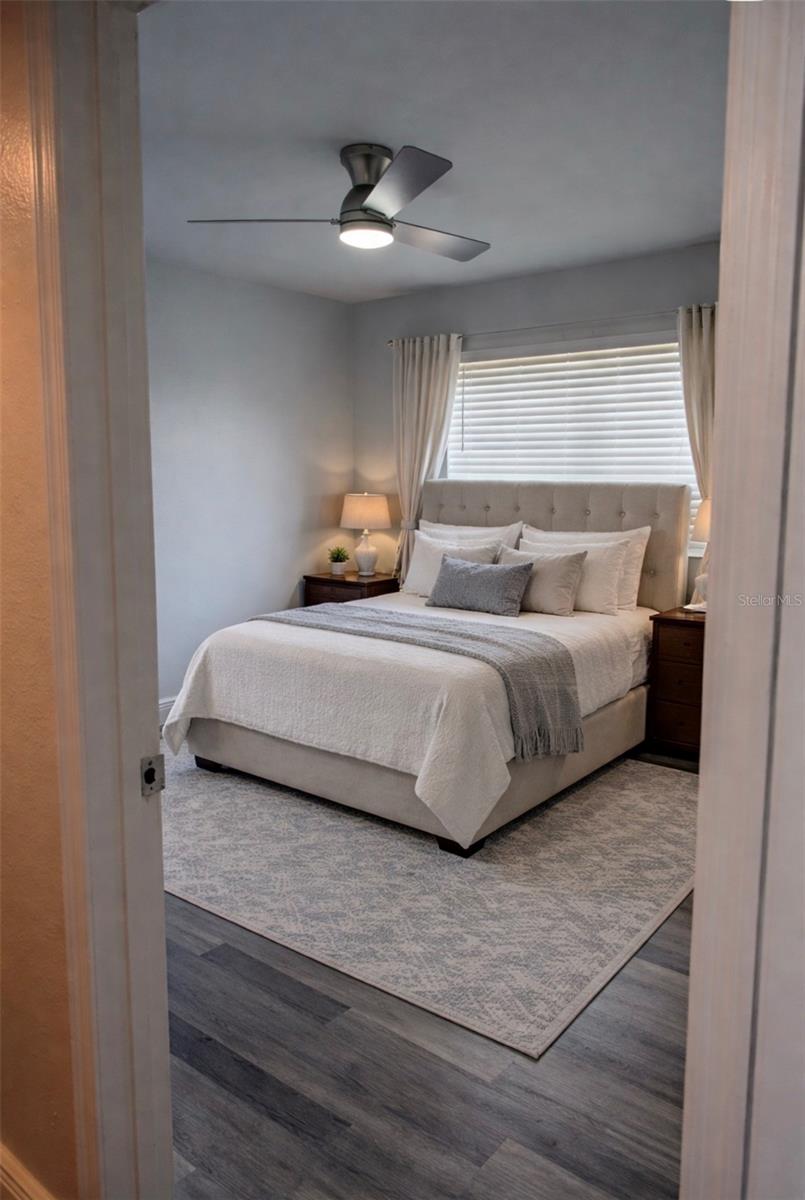 Image 33 of 56 For 9481 Highland Oak Drive 1611