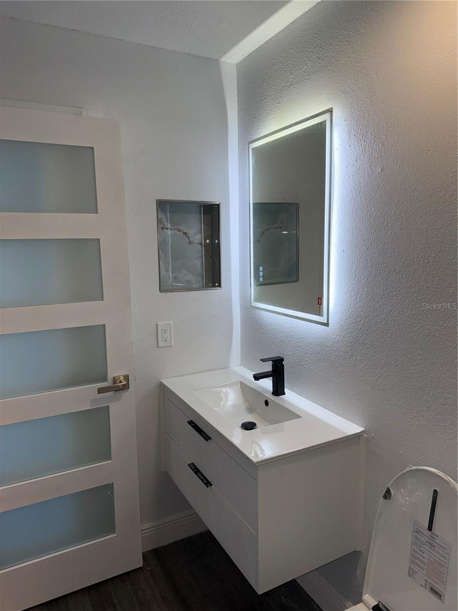 Image 34 of 56 For 9481 Highland Oak Drive 1611