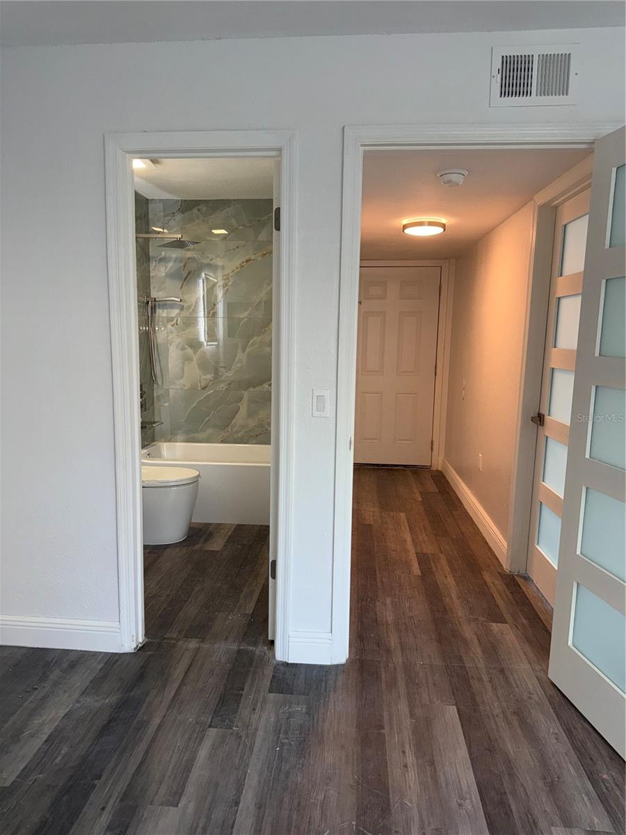 Image 41 of 56 For 9481 Highland Oak Drive 1611
