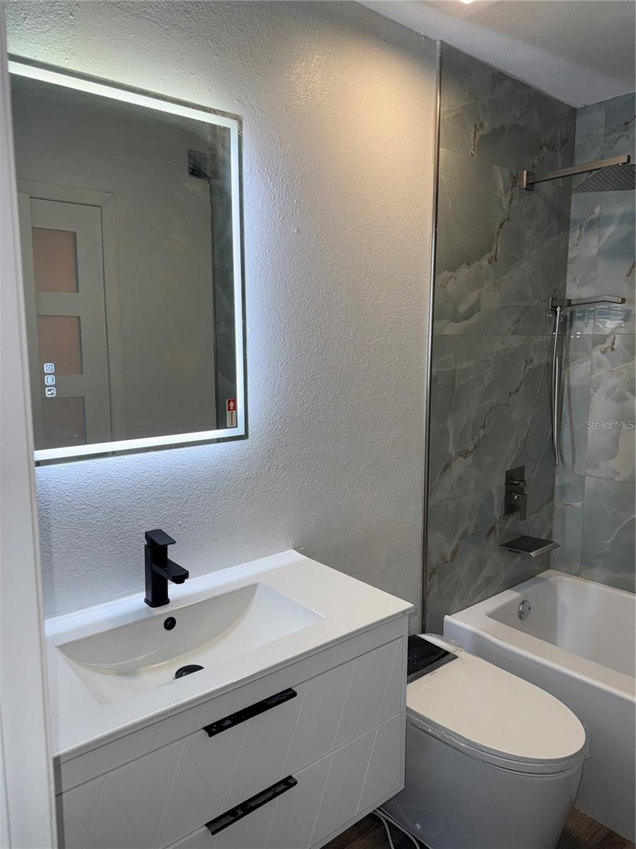 Image 48 of 56 For 9481 Highland Oak Drive 1611