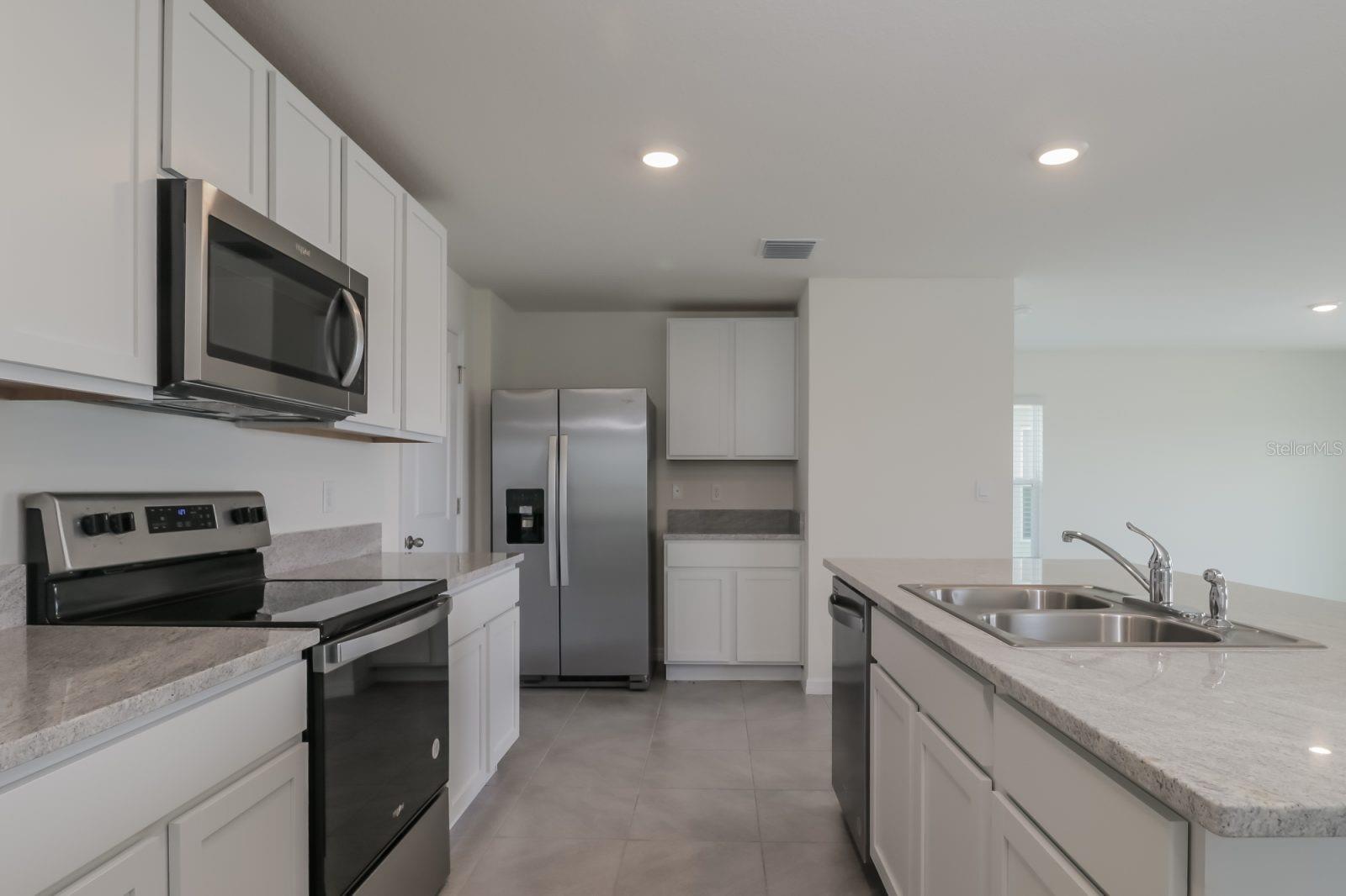 Image 3 of 8 For 476 Sunlit Coral Street