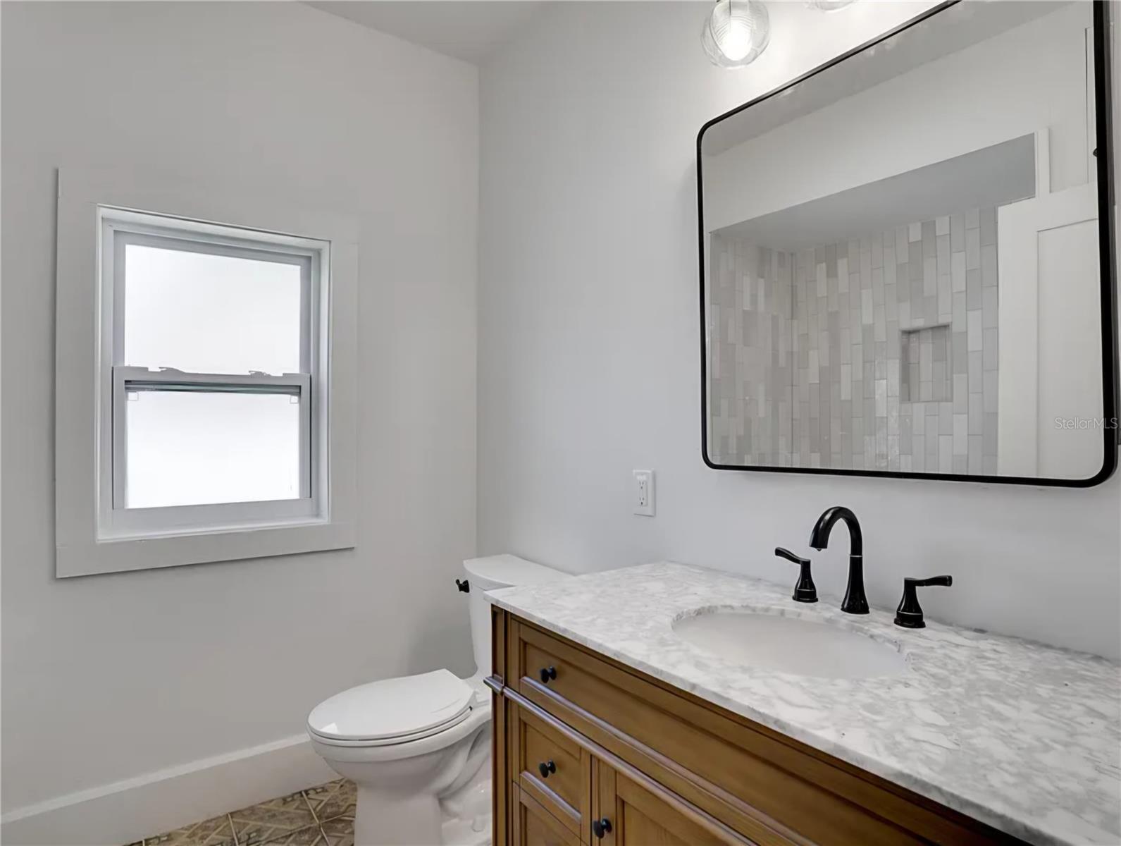 Image 6 of 14 For 4058 39th Avenue N