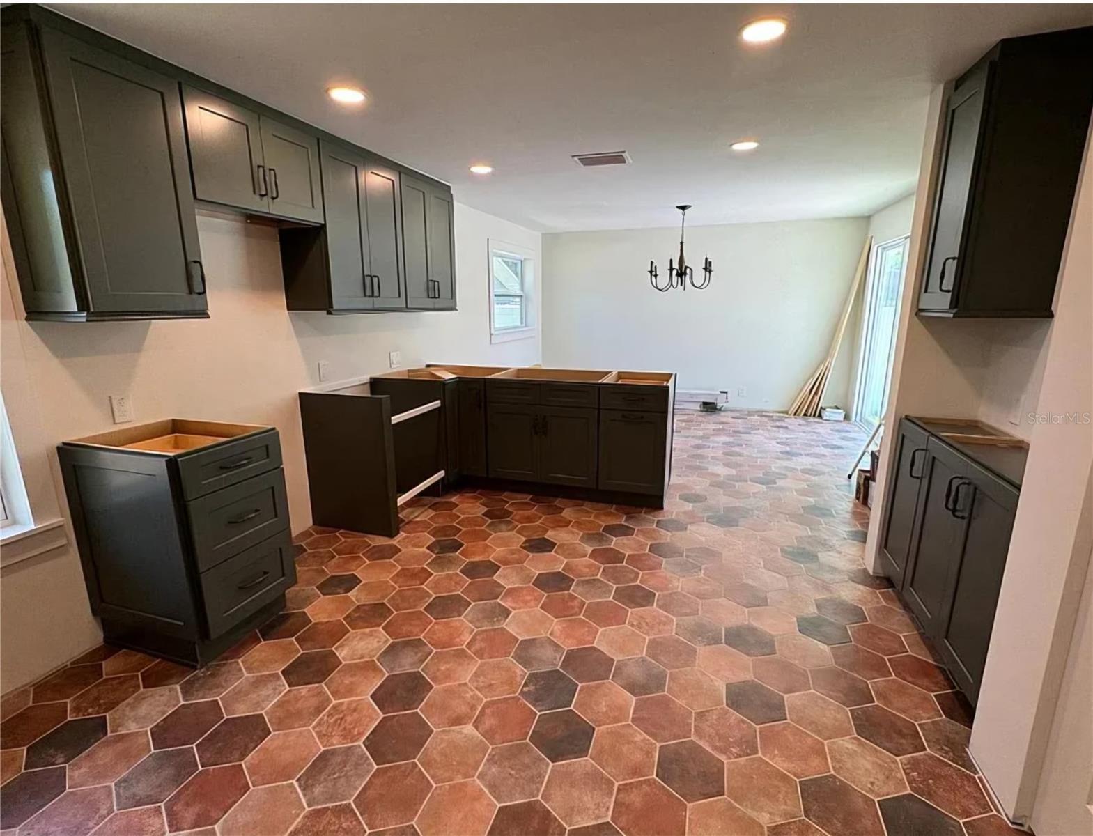 Image 7 of 14 For 4058 39th Avenue N