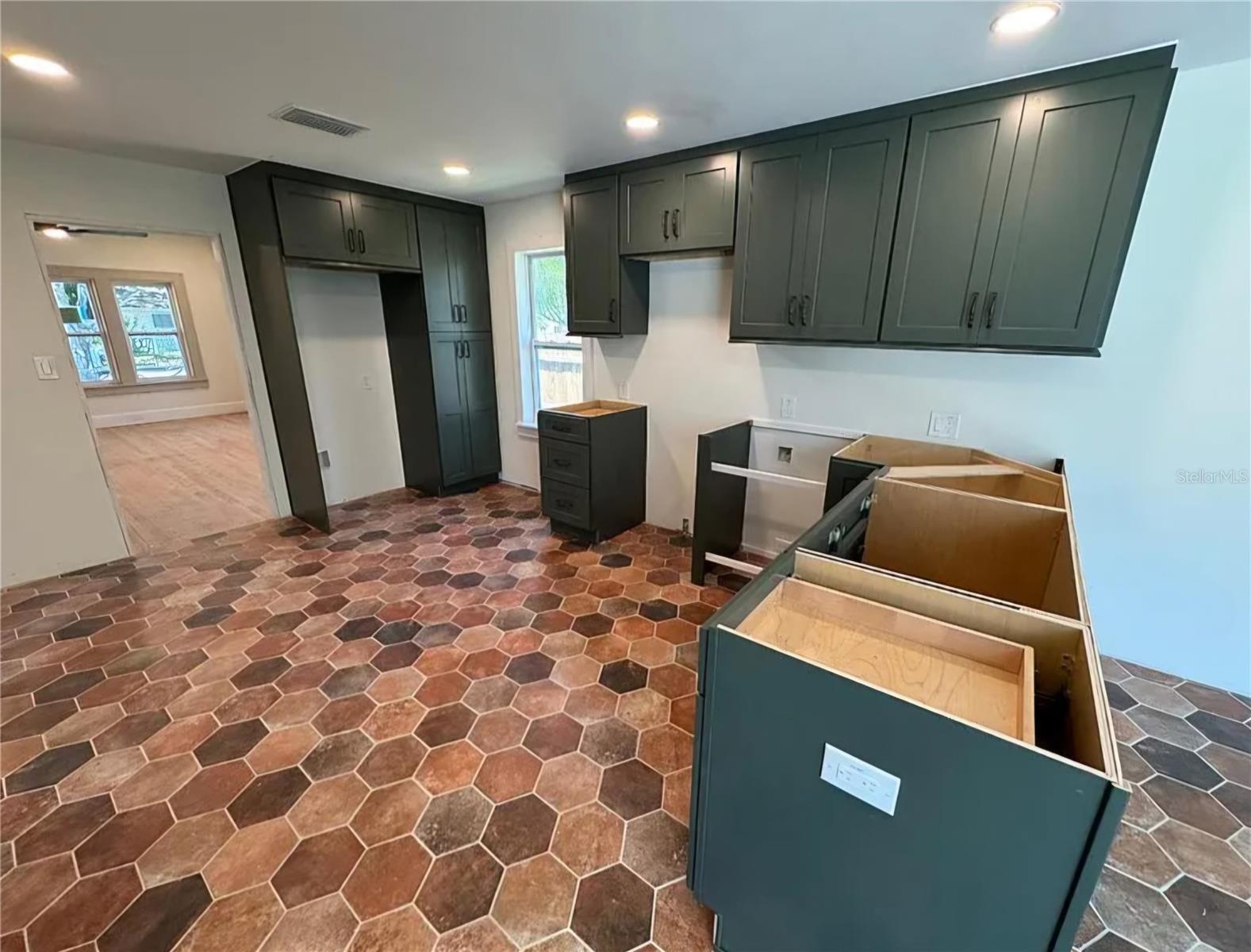 Image 9 of 14 For 4058 39th Avenue N