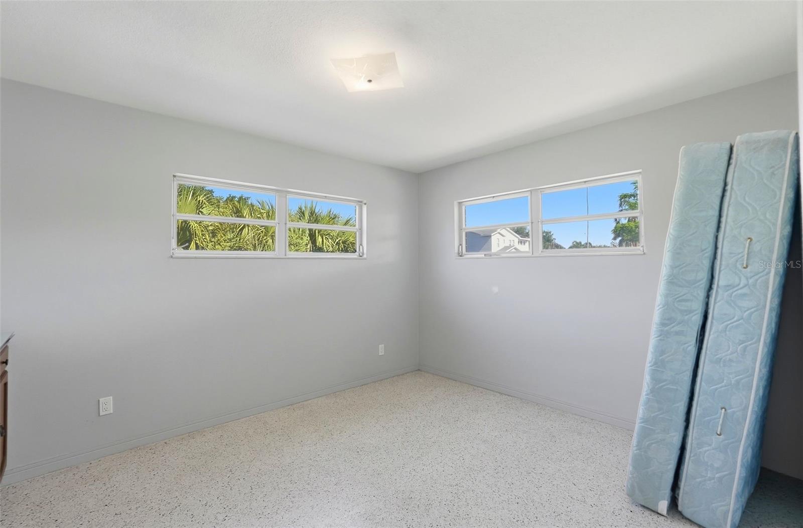 Image 14 of 30 For 11570 60th Terrace