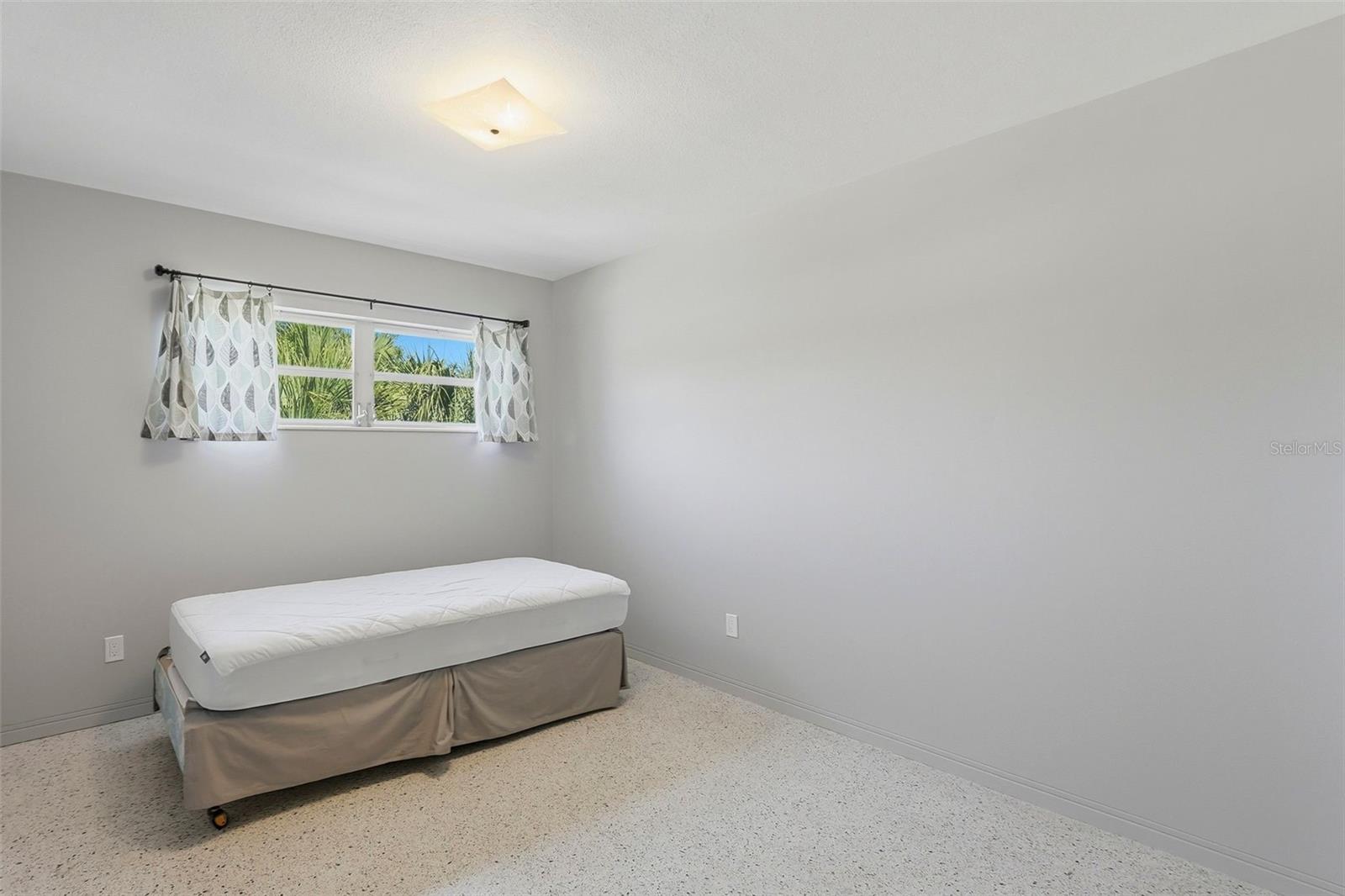 Image 16 of 30 For 11570 60th Terrace