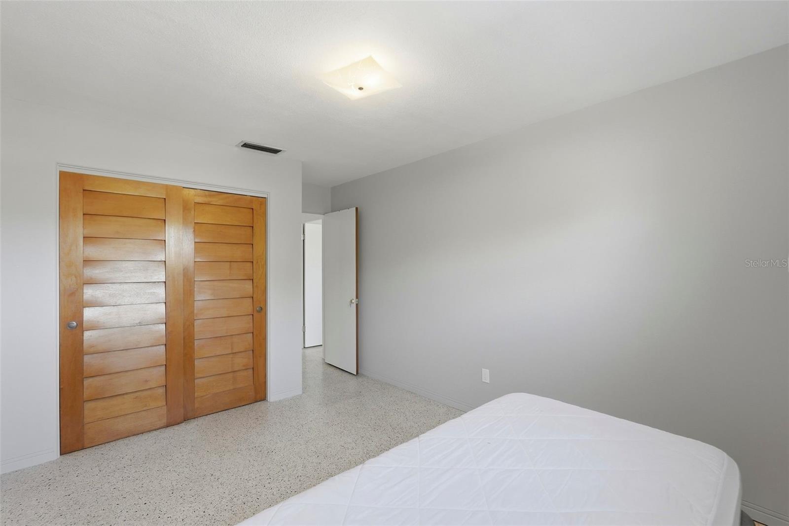 Image 17 of 30 For 11570 60th Terrace
