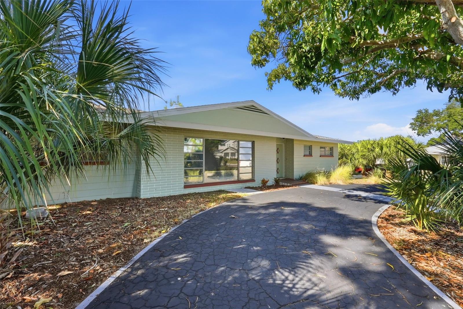 Image 3 of 30 For 11570 60th Terrace