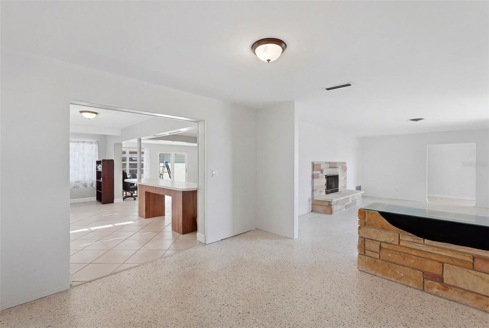 Image 7 of 30 For 11570 60th Terrace