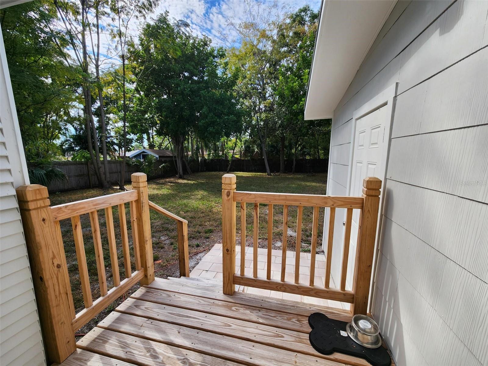 Image 16 of 19 For 618 S Crest Ave