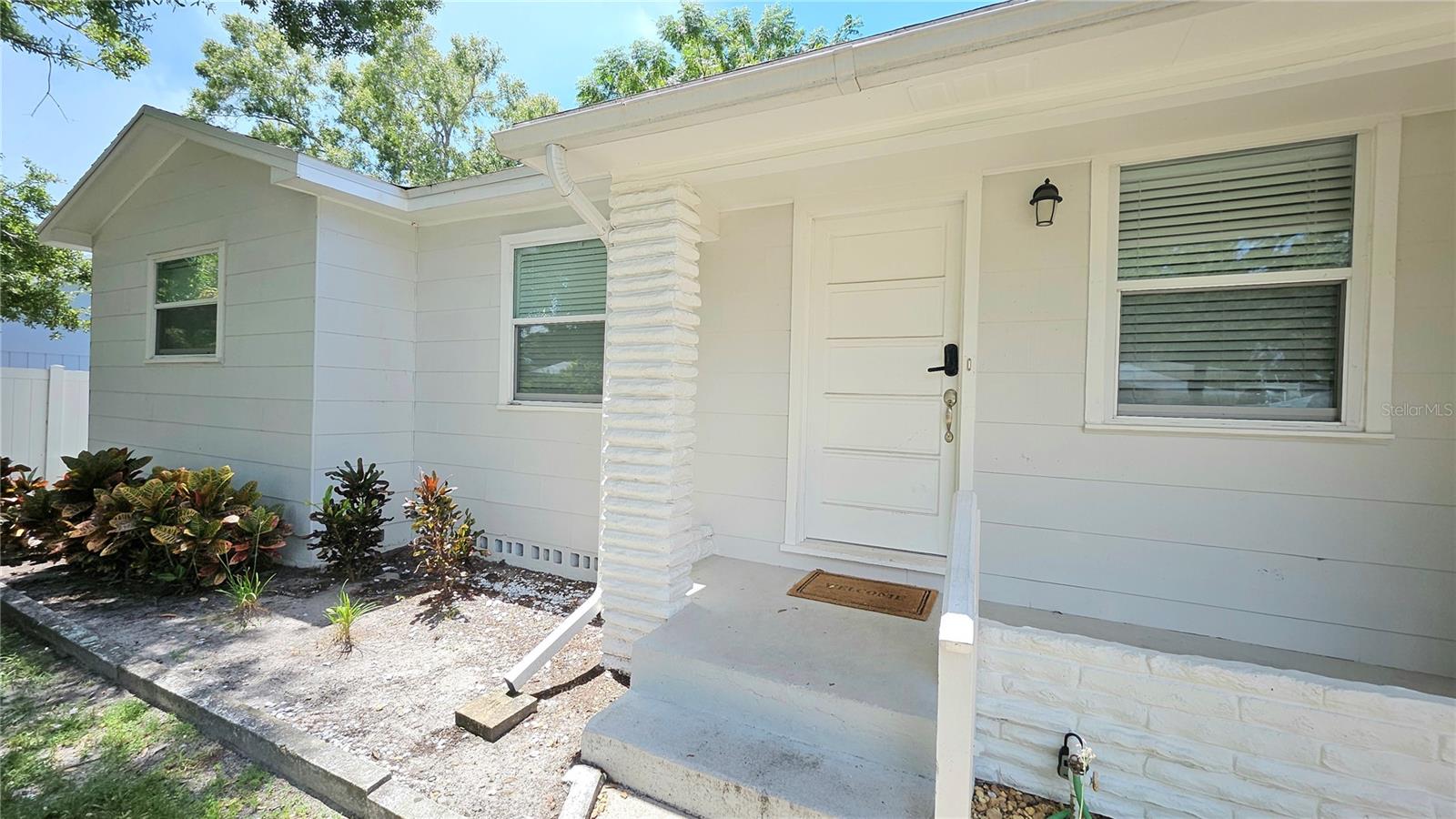 Image 3 of 19 For 618 S Crest Ave