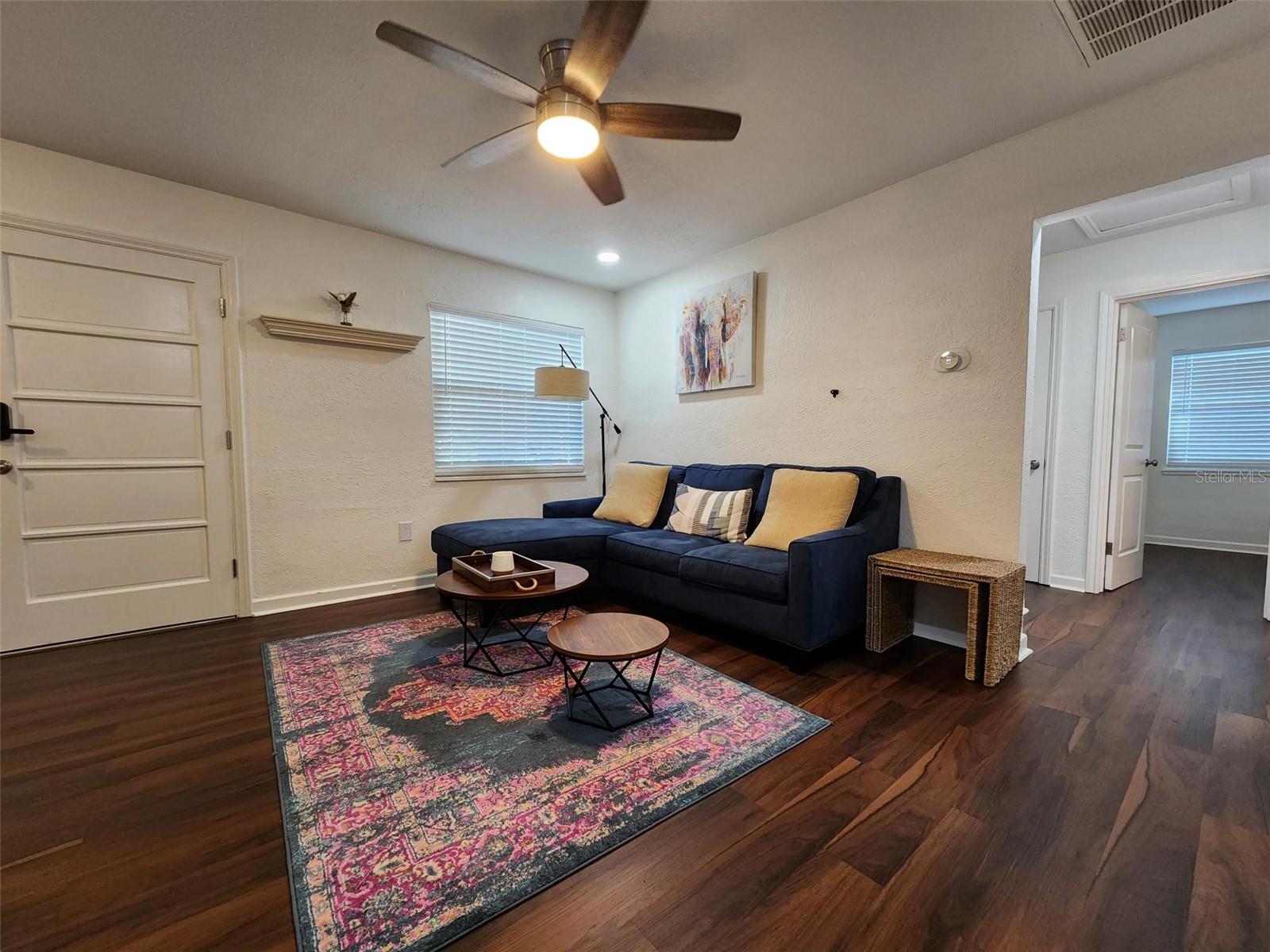 Image 6 of 19 For 618 S Crest Ave