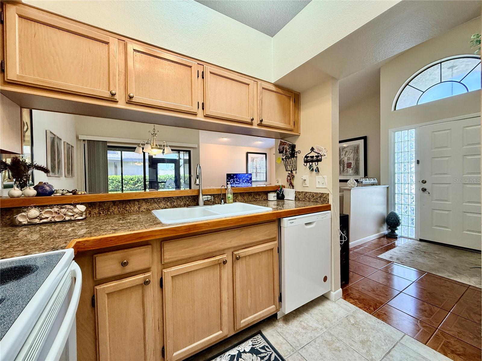 Image 11 of 44 For 2749 Countryside Boulevard 14