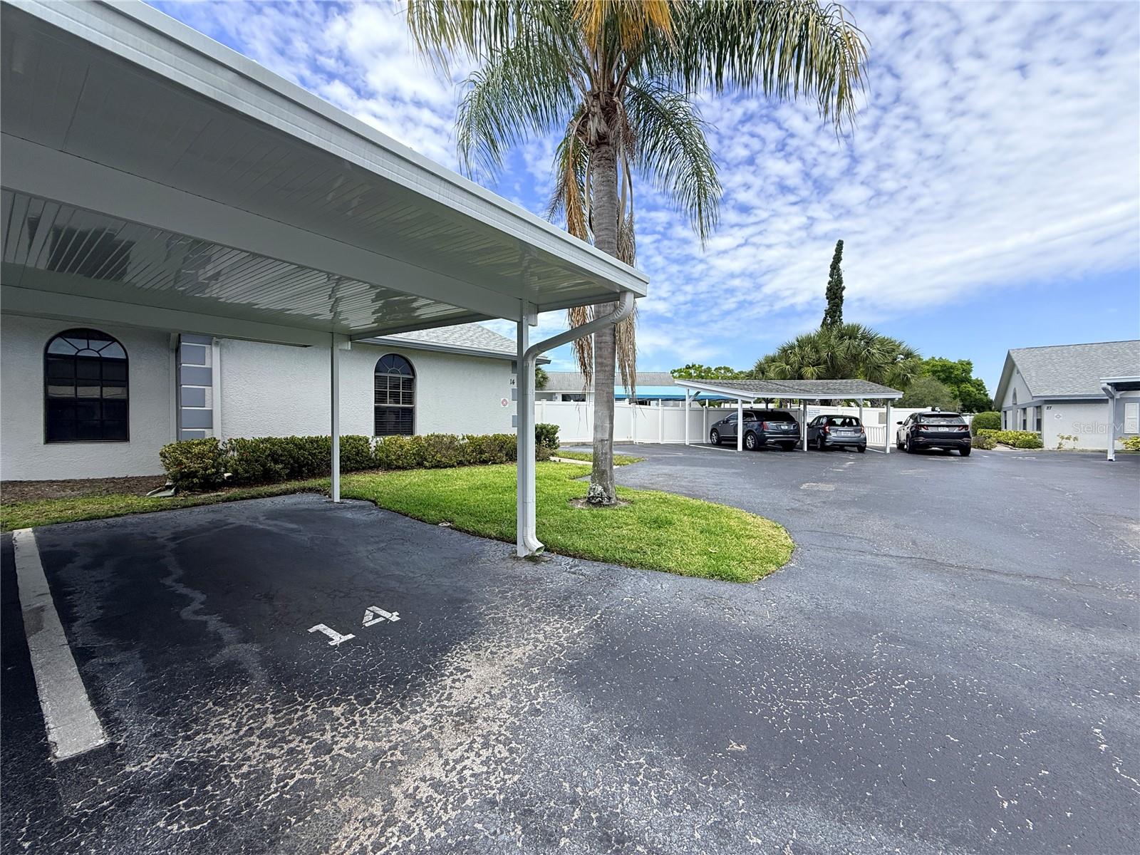 Image 5 of 44 For 2749 Countryside Boulevard 14