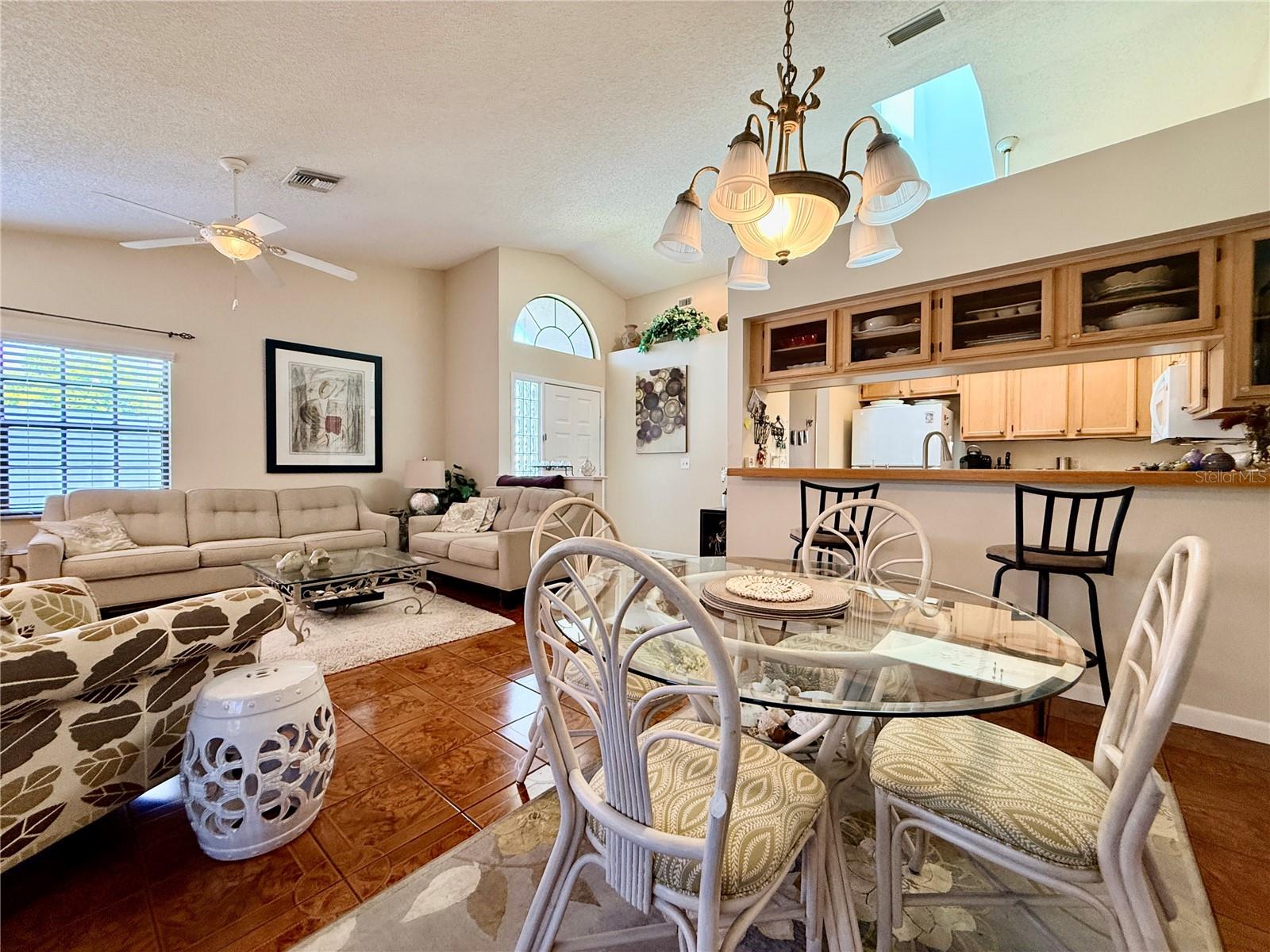 Image 8 of 44 For 2749 Countryside Boulevard 14