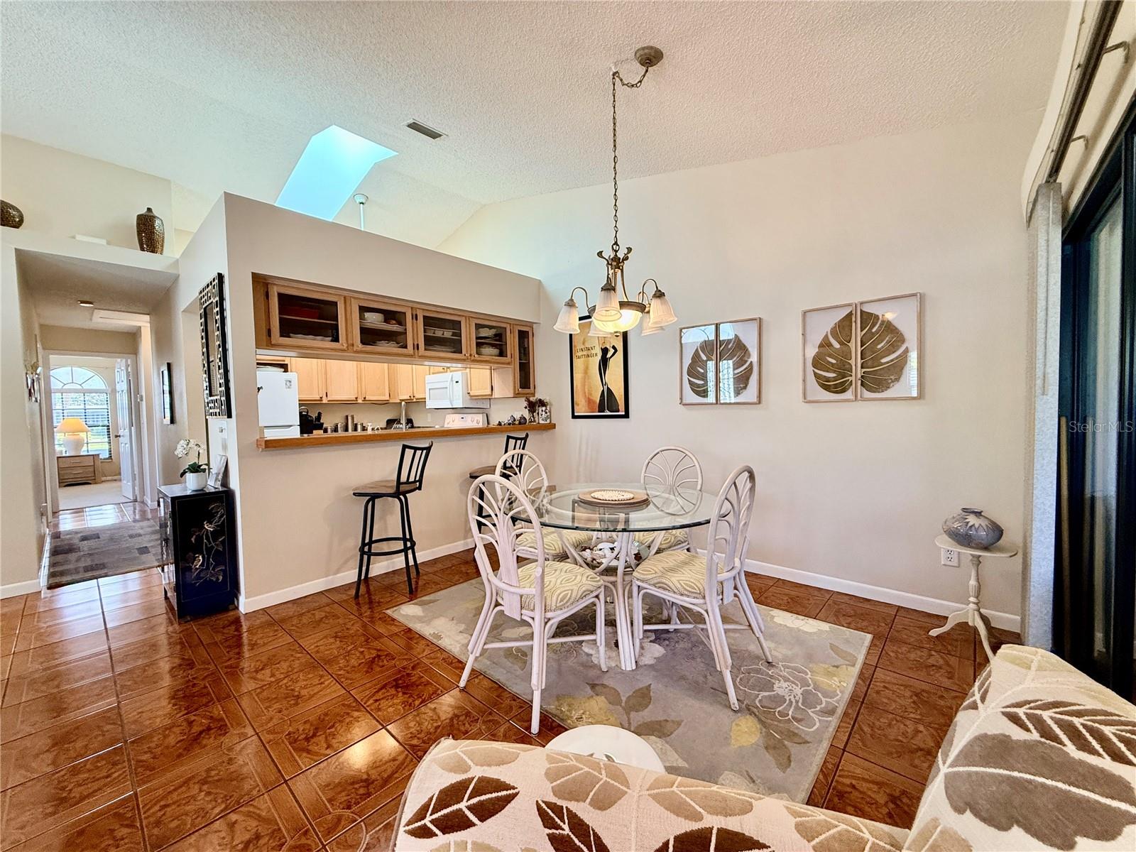 Image 9 of 44 For 2749 Countryside Boulevard 14