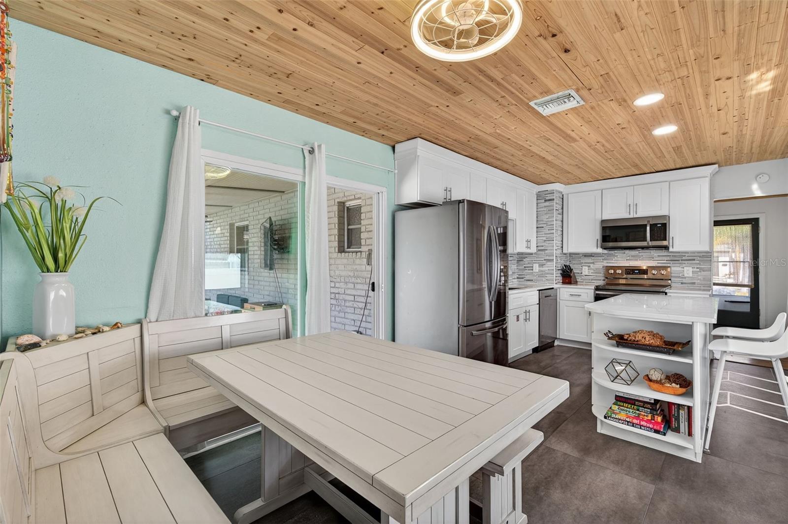 Image 17 of 53 For 2444 34th Avenue N