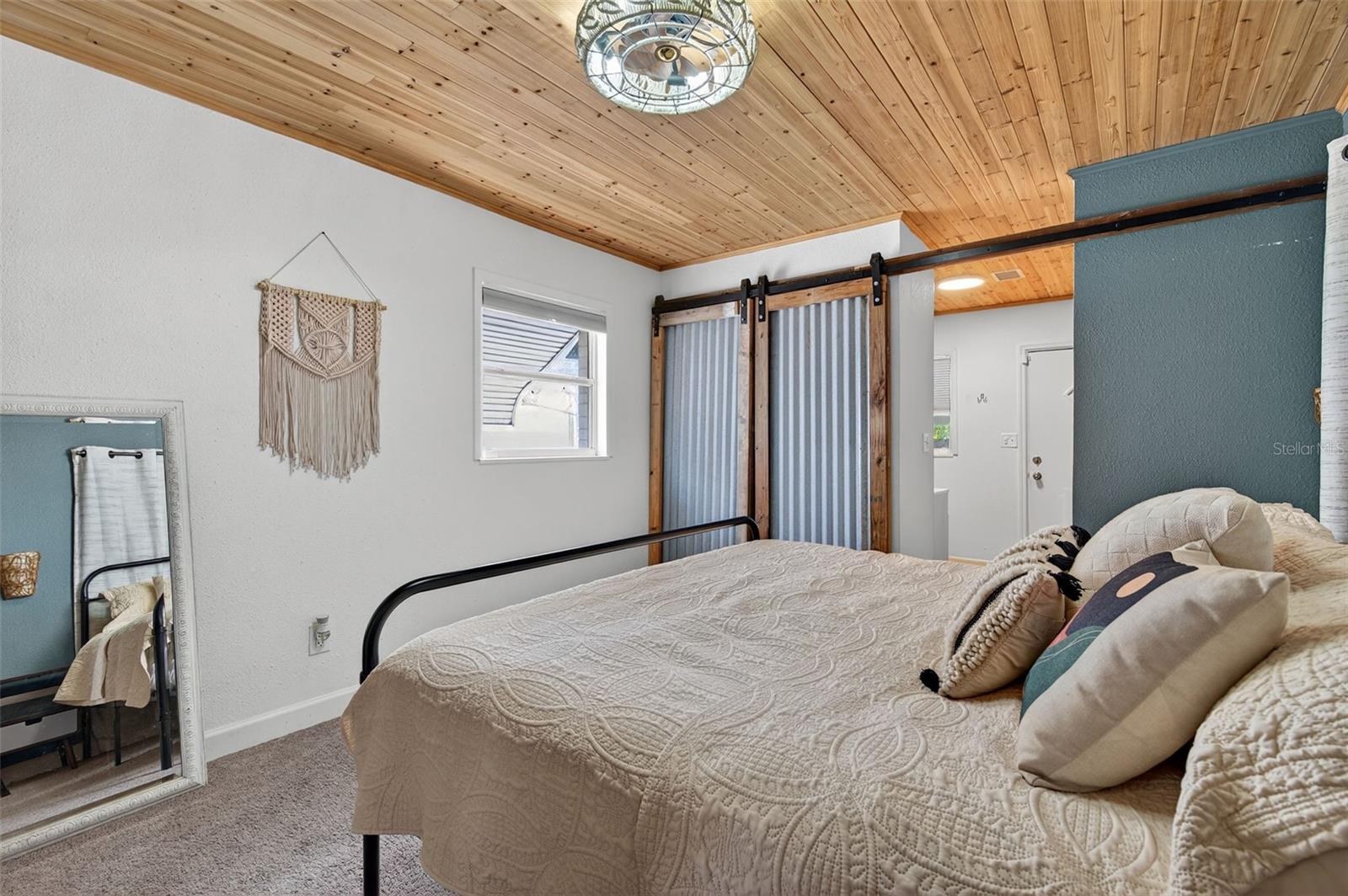 Image 19 of 53 For 2444 34th Avenue N