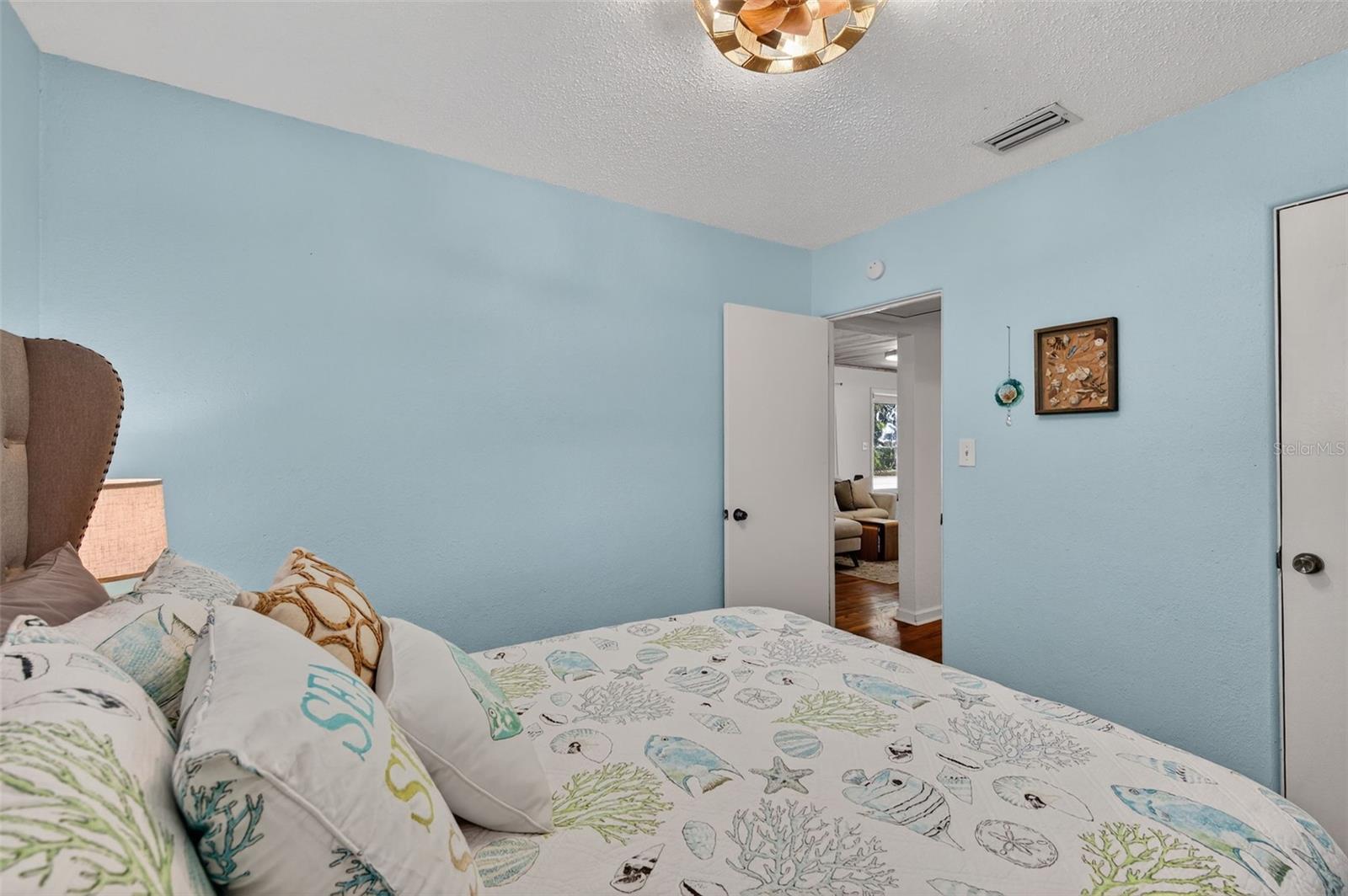 Image 26 of 53 For 2444 34th Avenue N
