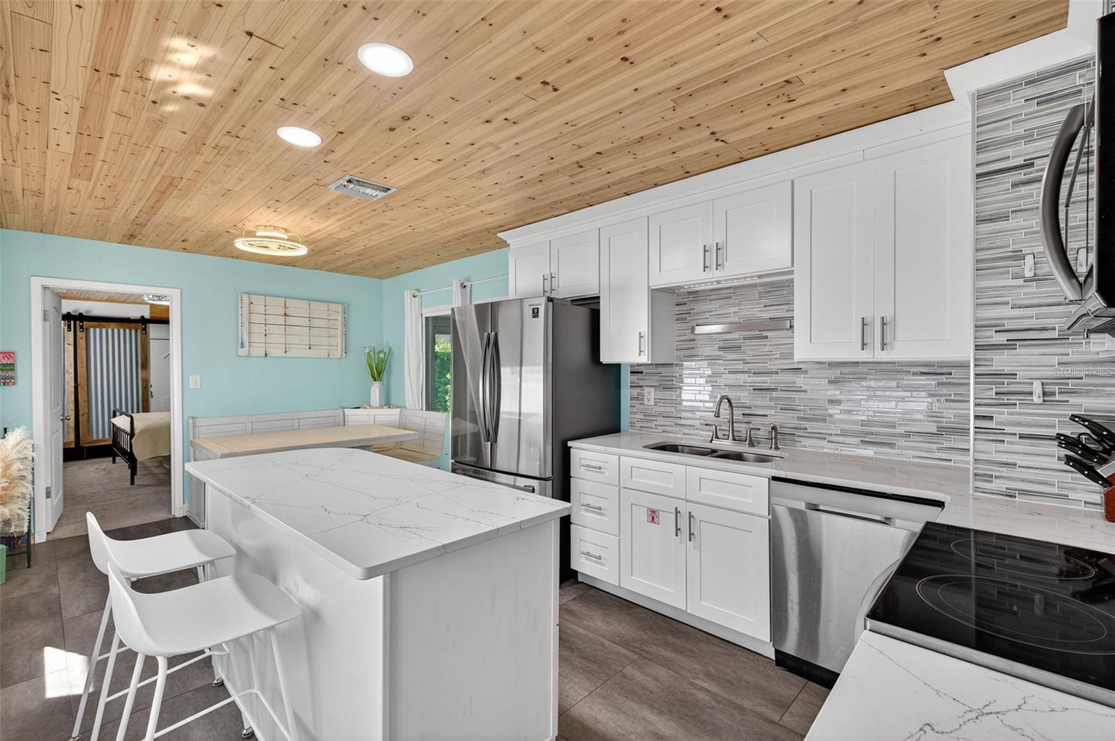 Image 9 of 53 For 2444 34th Avenue N