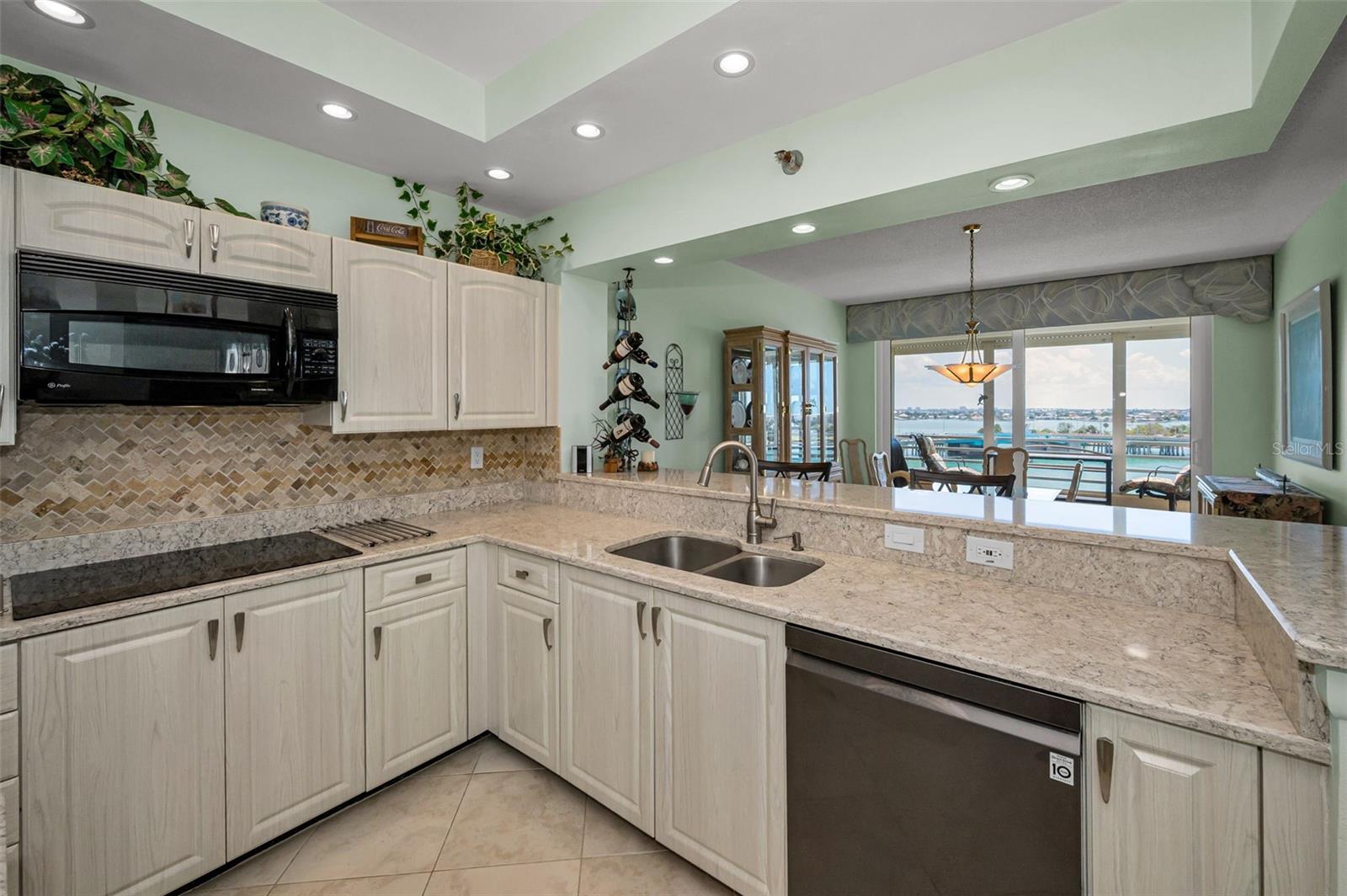 Image 20 of 64 For 7882 Sailboat Key Boulevard S 605