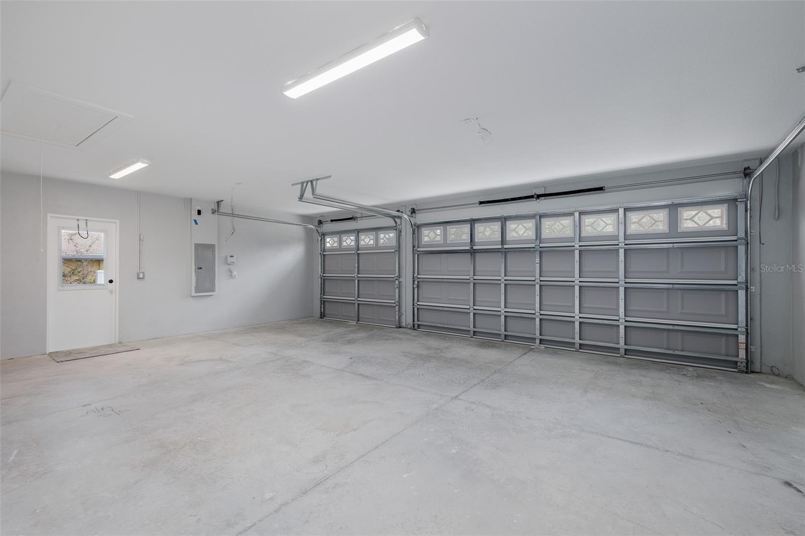 Image 42 of 49 For 38 Vinca Street