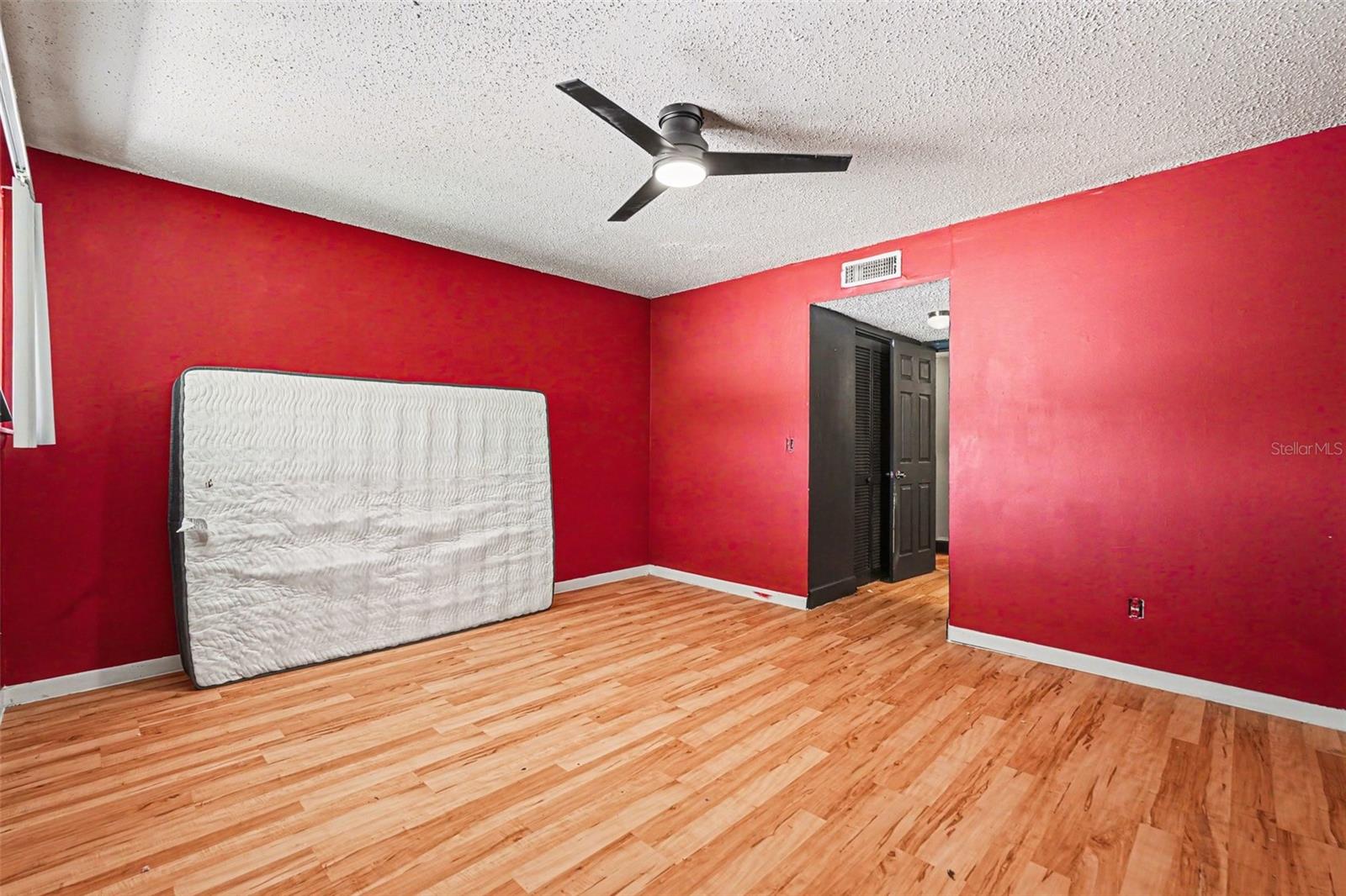 Image 13 of 33 For 6308 Newtown Circle C4